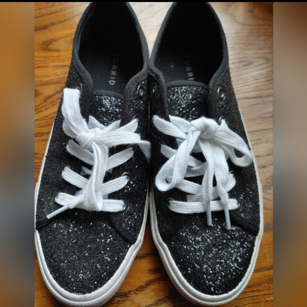 Black Glitter Torrid 9 wide sneakers